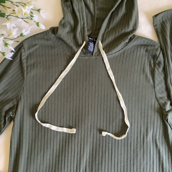 Rue21 NWOT ~ Hooded Pull Over Top - Picture 4 of 6